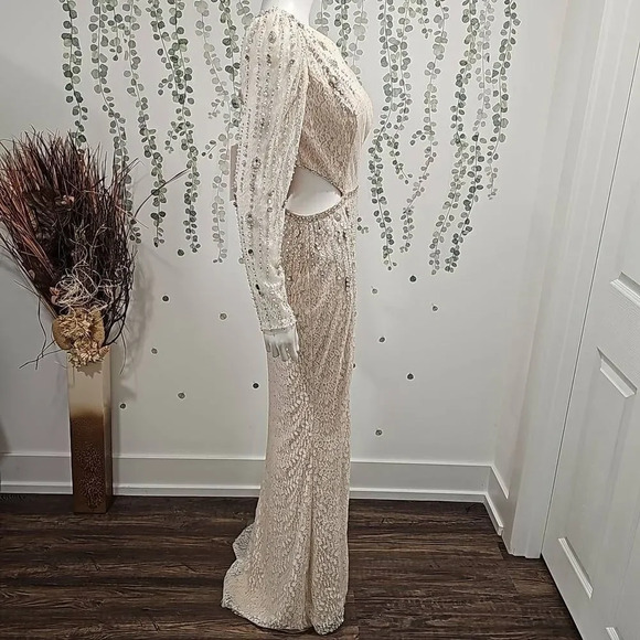 Mac Duggal EMBELLISHED ONE SLEEVE CUT OUT GOWN Sz 8 - Picture 7 of 12